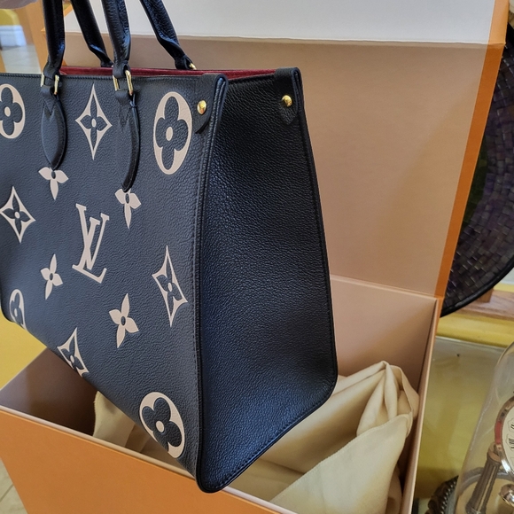 🔥NWT Louis Vuitton Bicolor monogram Empreinte leather OnTheGo MM Microchipped - Picture 6 of 16